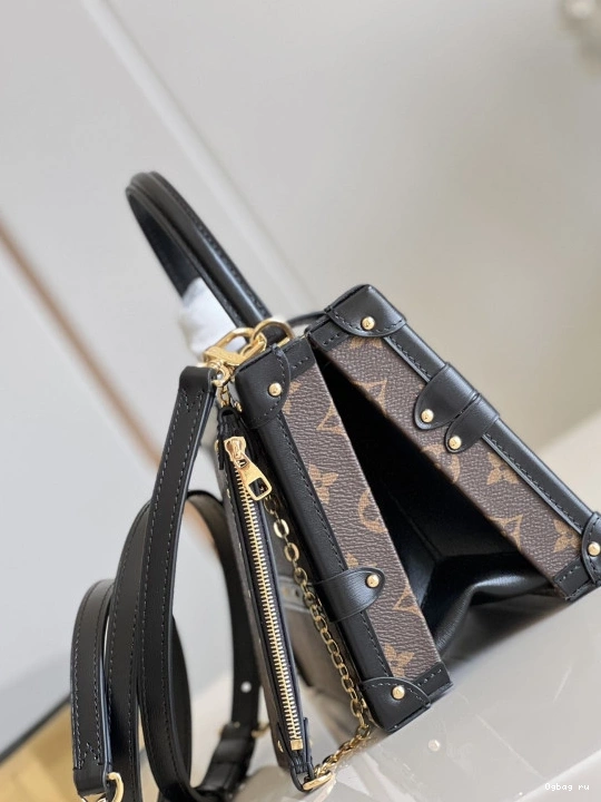 MALLE PETITE V LOUIS VUITTON 0823